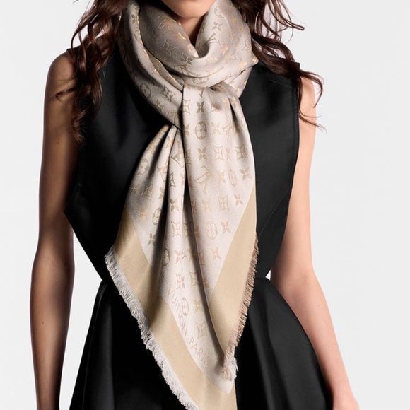 Louis Vuitton Monogram Shine Shawl- NWT AND LV BOX - Picture 2 of 4